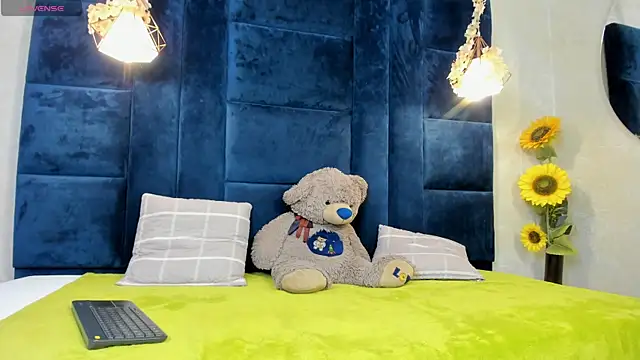 Онлайн чат XXX Laura_Miller1