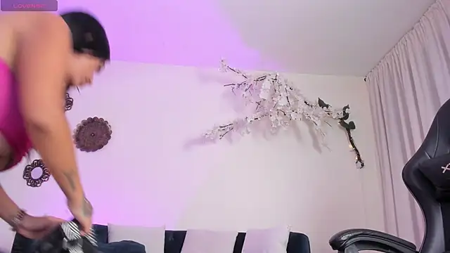 Jimena_Adams: онлайн-секс-чат