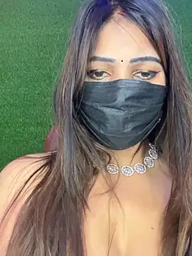 CUTI-NAINA 即時 XXX 聊天