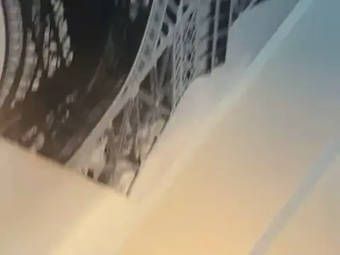 dawja: διαδικτυακό σόου στην κάμερα