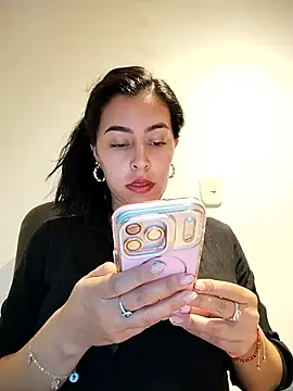 Chat XXX en directo de Luianna