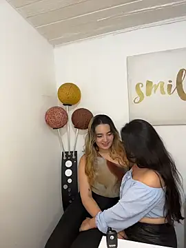 Antonella_Julieta 웹캠 쇼