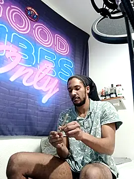 Mikaaa97 Adlı Modelin Canlı XXX Sohbeti