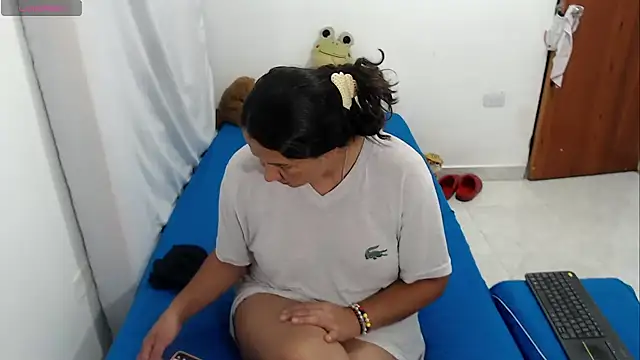 LAURA_Foxht 라이브 XXX 채팅