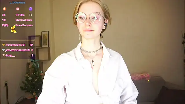 ToyaPletz's Live XXX Chat