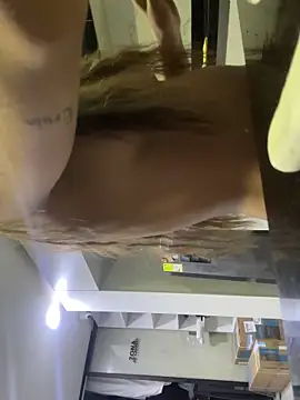 AmmyJones_ live XXX chat