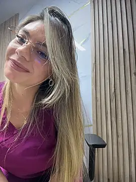 alicee16 现场XXX聊天