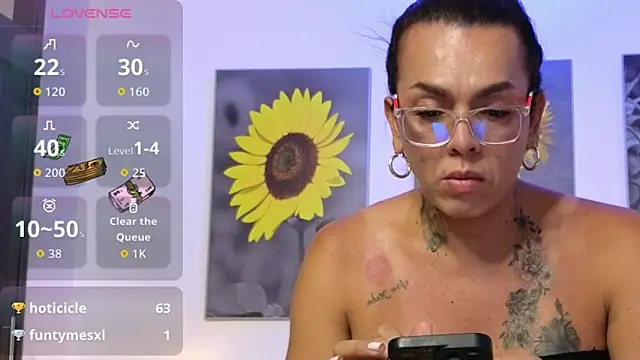 KataLehlla: διαδικτυακό σόου στην κάμερα