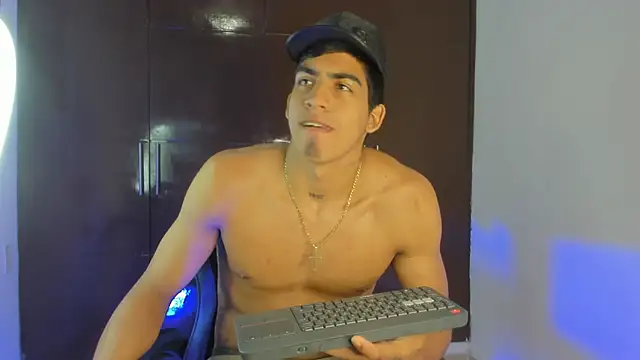 Milo_LatinBoy's Live XXX Chat