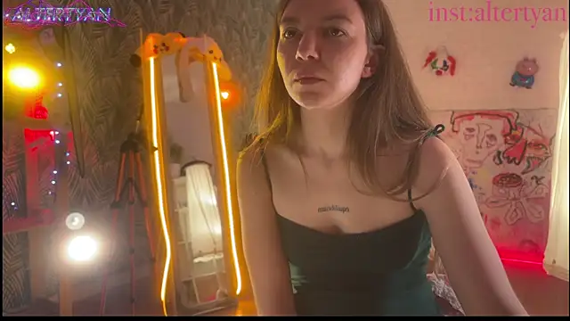 XXX chat uživo modela altertyan