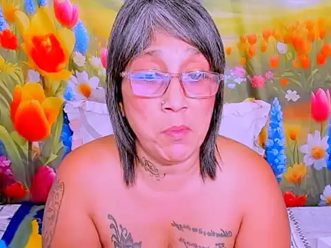 indianroxyn Live XXX chat