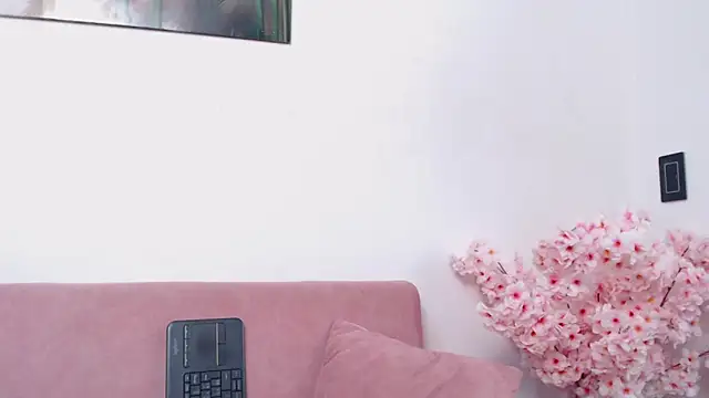 pinky_f00x Chat XXX in diretta