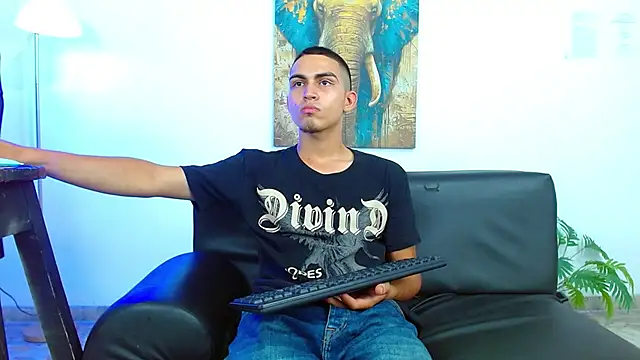 lucass_18 Chat XXX live