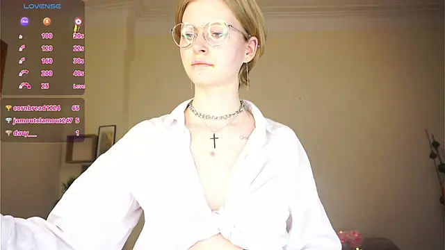 ToyaPletz's Live XXX Chat