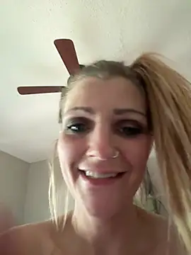 T-MarriedAndMessy-K: онлайн-секс-чат