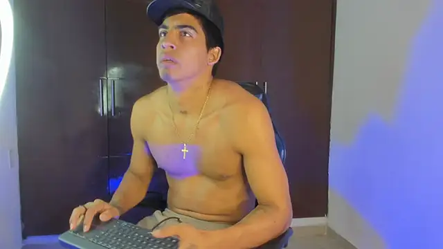 Pokazy przed kamerką – Milo_LatinBoy