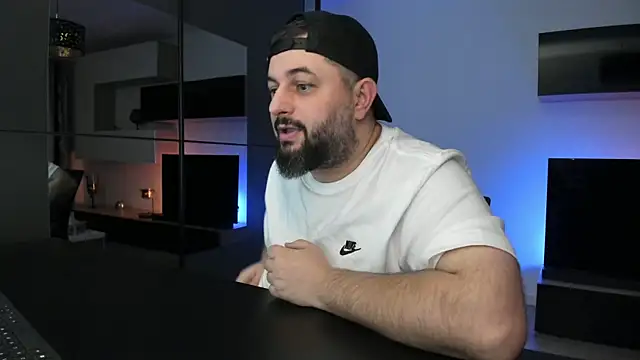 Živý XXX chat DravenPeak