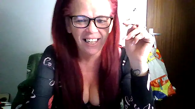 Forbidden-Irish-x Show in webcam