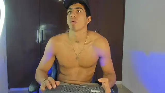 Milo_LatinBoyn Live XXX chat