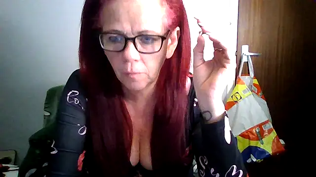 Chatroom XXX en direct de Forbidden-Irish-x