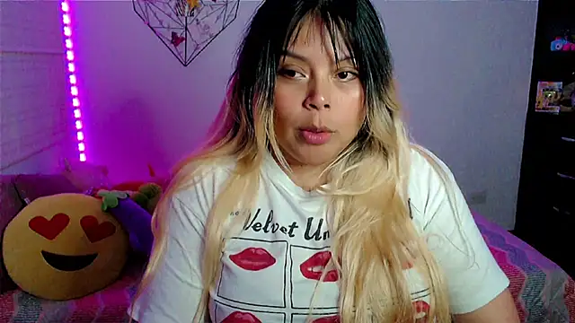 EllieMoonX's Live XXX Chat