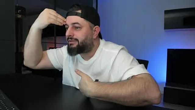 دردشة DravenPeak الجنسية المباشرة