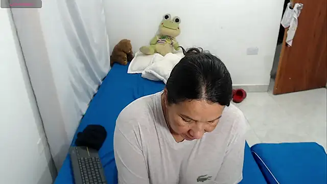 Chat XXX ao vivo de LAURA_Foxht