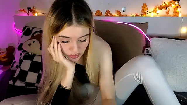 Chat XXX en directo de nicollewetpussy