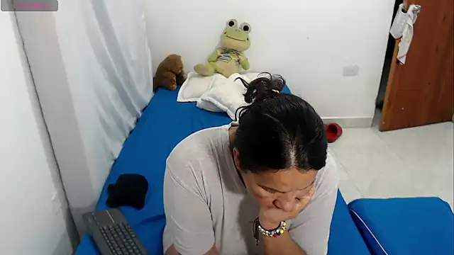 แชท XXX สดของ LAURA_Foxht