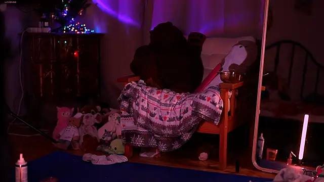 Show modela SweetyKitty18 na web-kameri