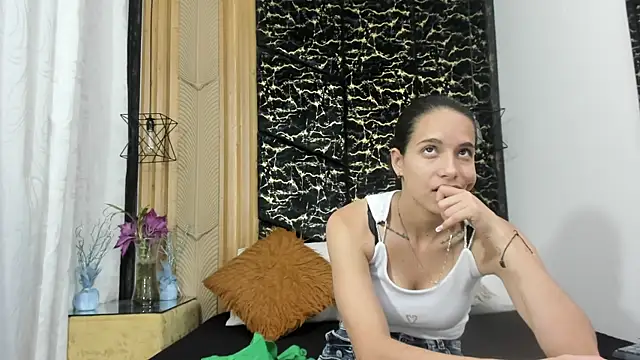 MiaCoursのライブXXXチャット