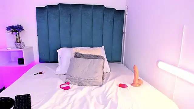 RosieCharmのライブXXXチャット