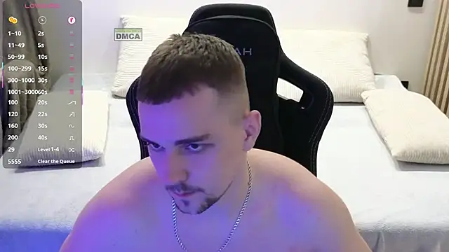 Larstar01 Show in webcam