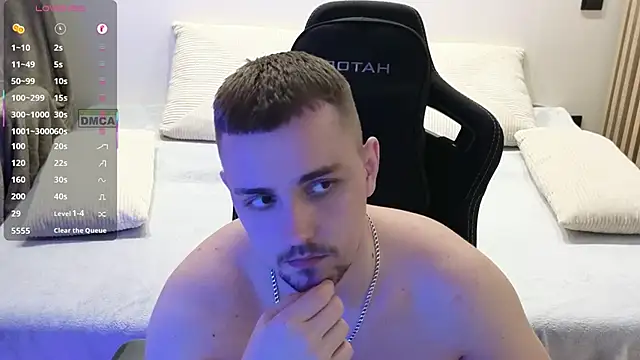 Larstar01 élő XXX-chatje