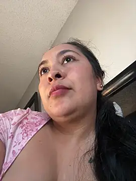 latina_curvy22's Webcam Show