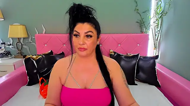 VelvetRose9 Show in webcam