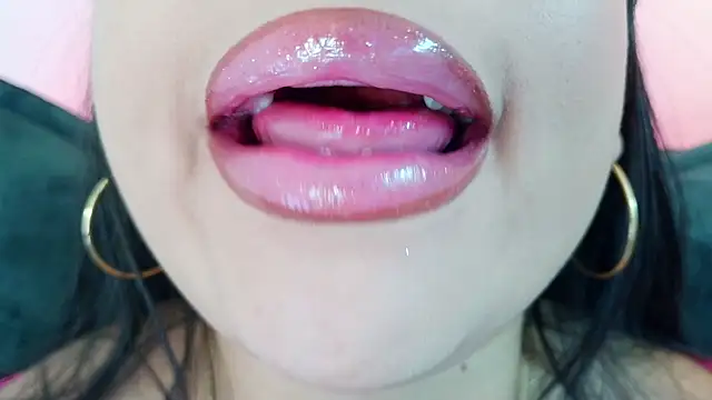 Živý XXX chat mia_roux1