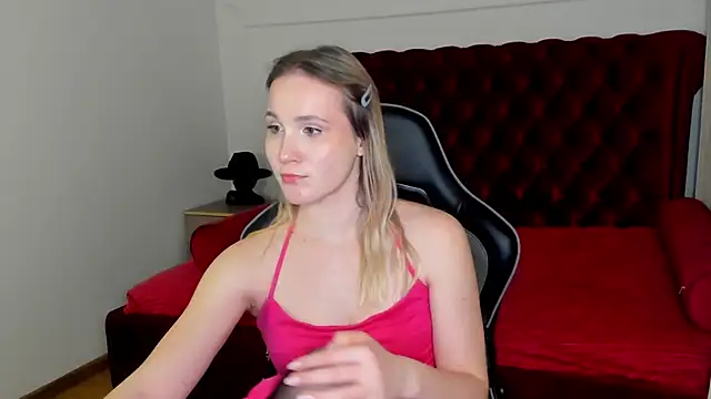 Živý XXX chat ElaraVoltage