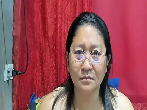 PINAYSUNSHINE38 Show in webcam