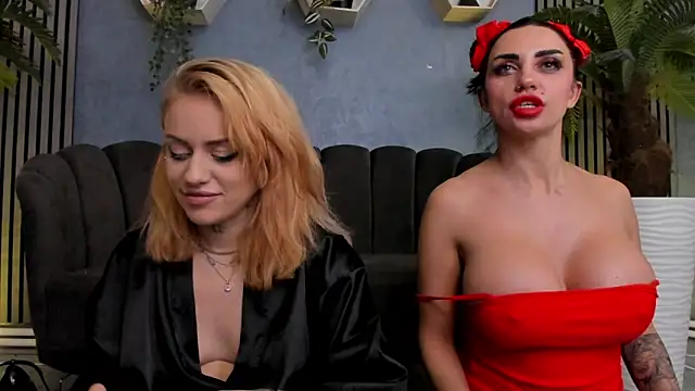 IzabelaTessa: διαδικτυακό σόου στην κάμερα