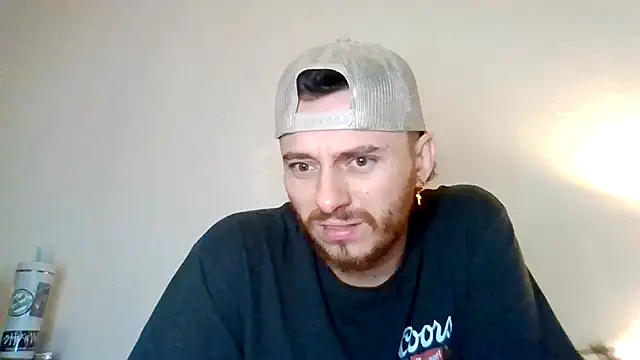 TallHungandCloudy69 Show in webcam