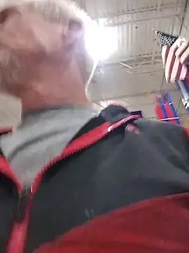 Biknight: διαδικτυακό σόου στην κάμερα