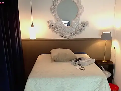 Chatroom XXX en direct de roxxxan_