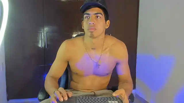 Milo_LatinBoy Live XXX-chat