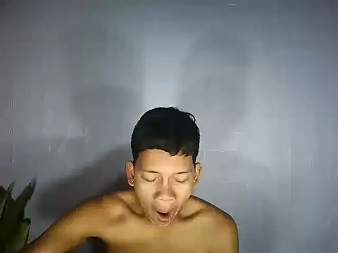 UrAsian_Turjak Pertunjukan Webcam