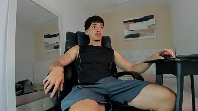 ISAAC_CRYSTON Chat XXX live