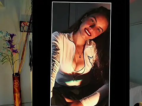 Skylovershot Chat XXX live