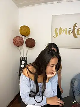 Antonella_Julieta 网络视讯表演