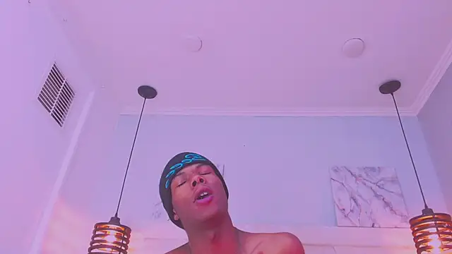 Santiago_Ortiz_: διαδικτυακό σόου στην κάμερα