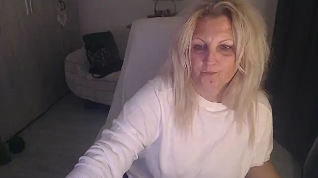 Chat XXX ao vivo de Divineblond